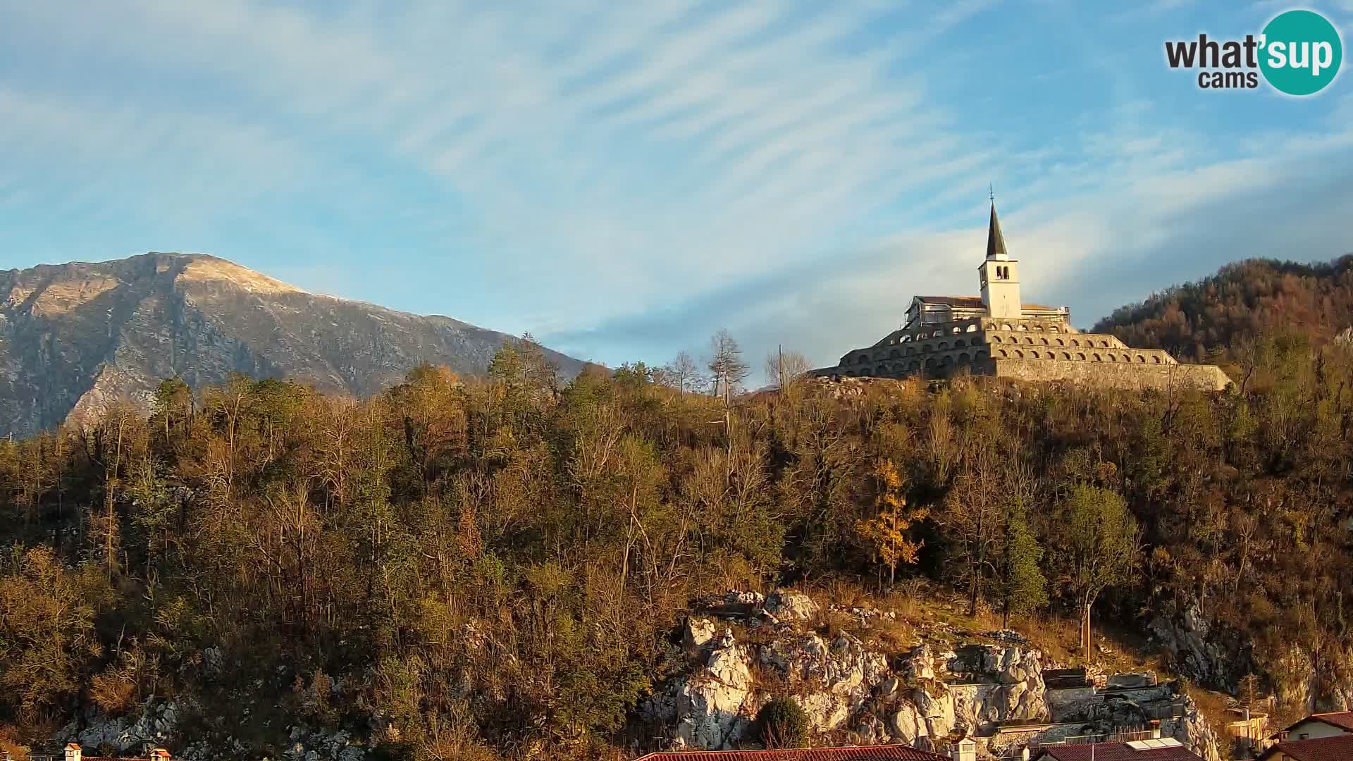 Web kamera Kobarida – Pogled na kosturnicu iz 1. svjetskog rata