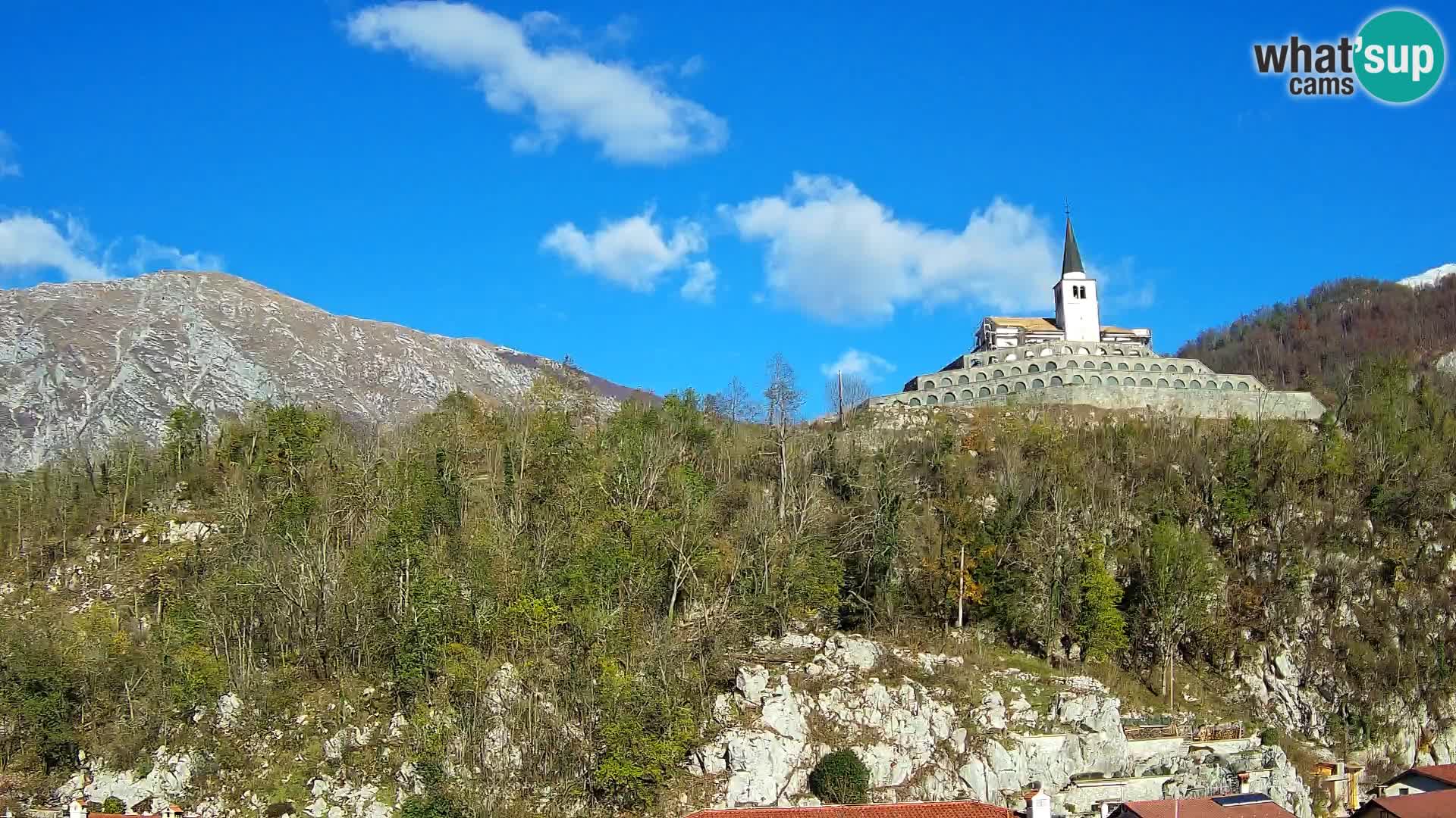 Kobarid-Webcam – Blick auf das Beinhaus aus dem 1. Weltkrieg