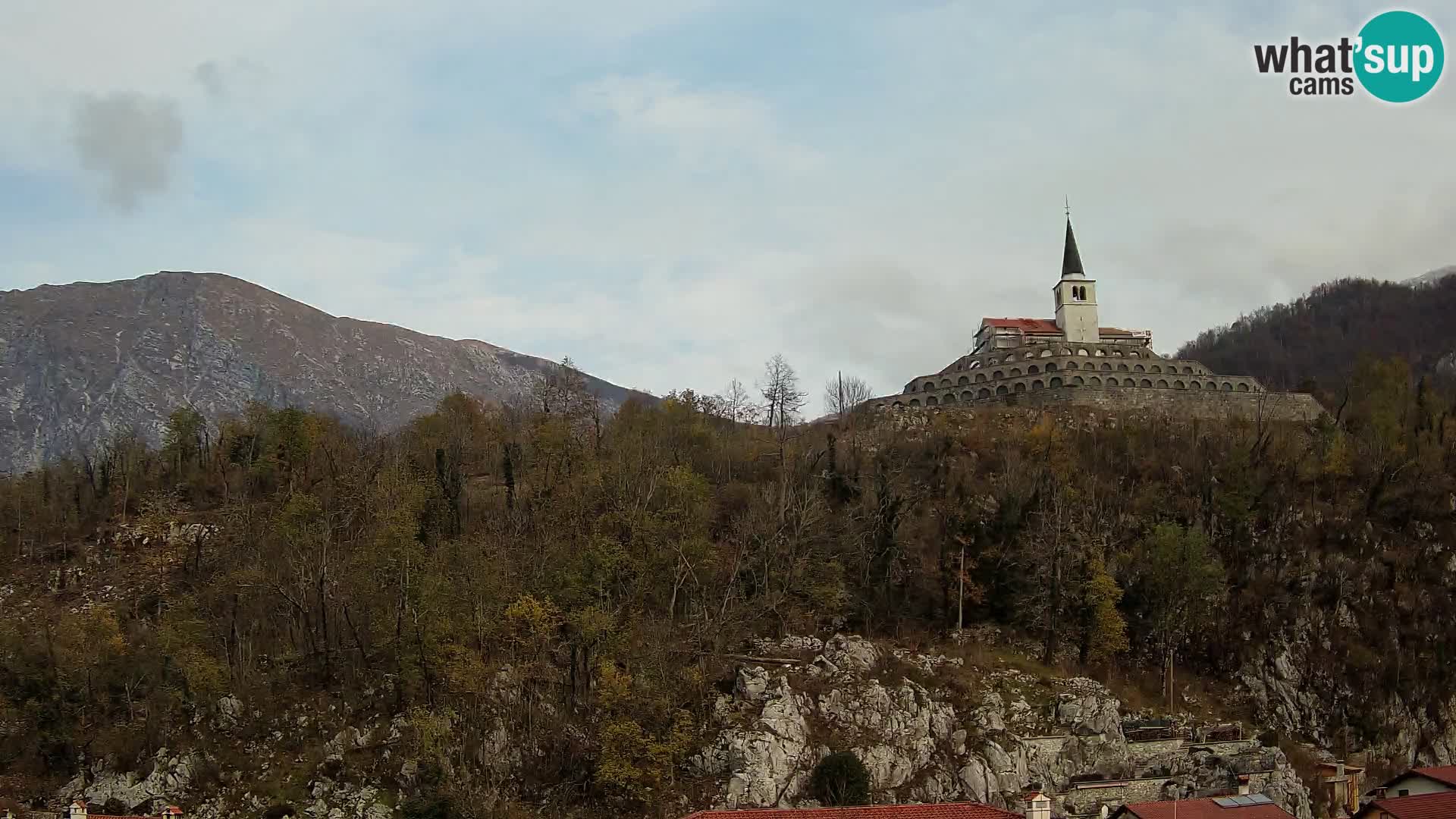 Kobarid-Webcam – Blick auf das Beinhaus aus dem 1. Weltkrieg