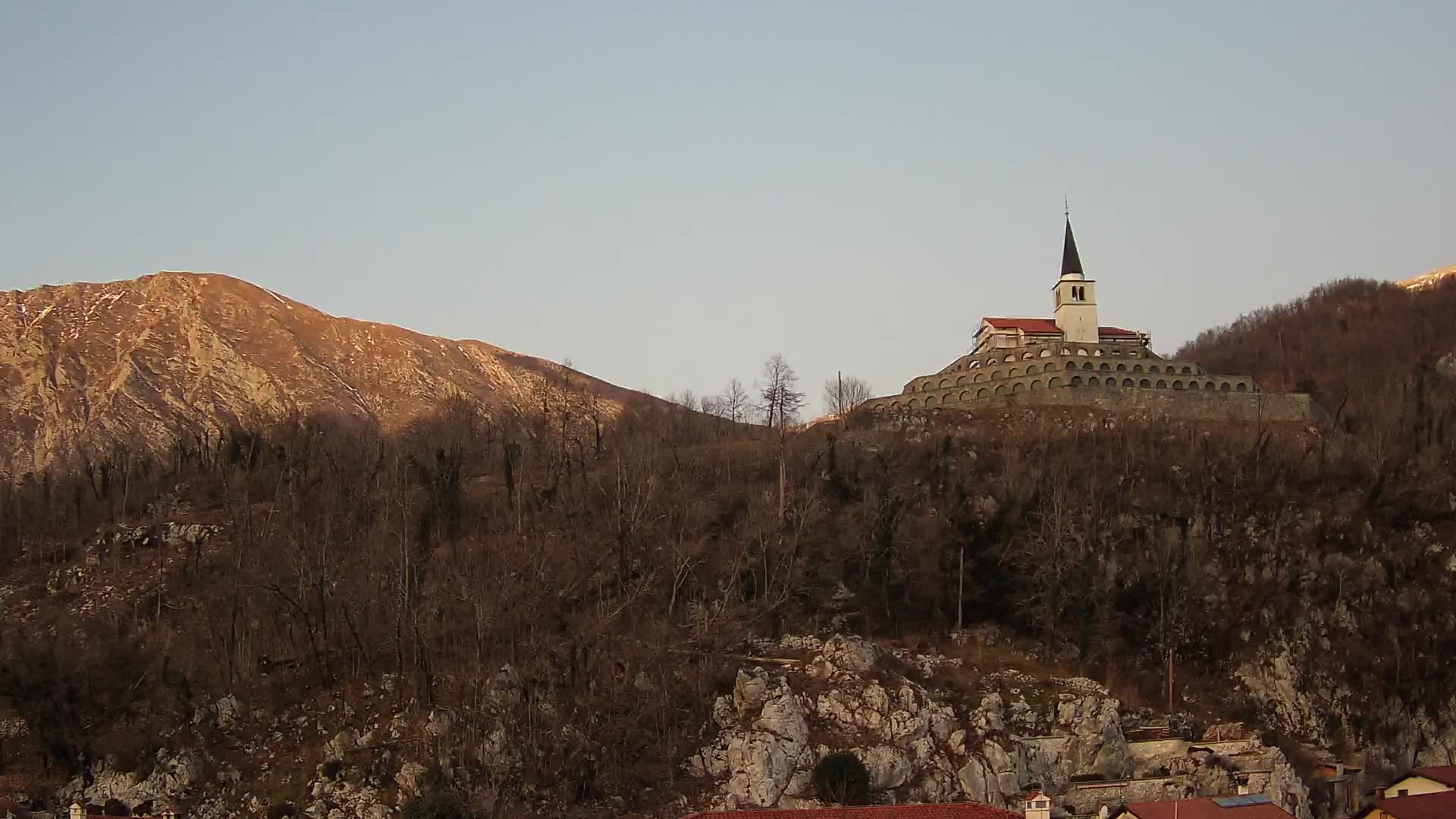 Kobarid-Webcam – Blick auf das Beinhaus aus dem 1. Weltkrieg