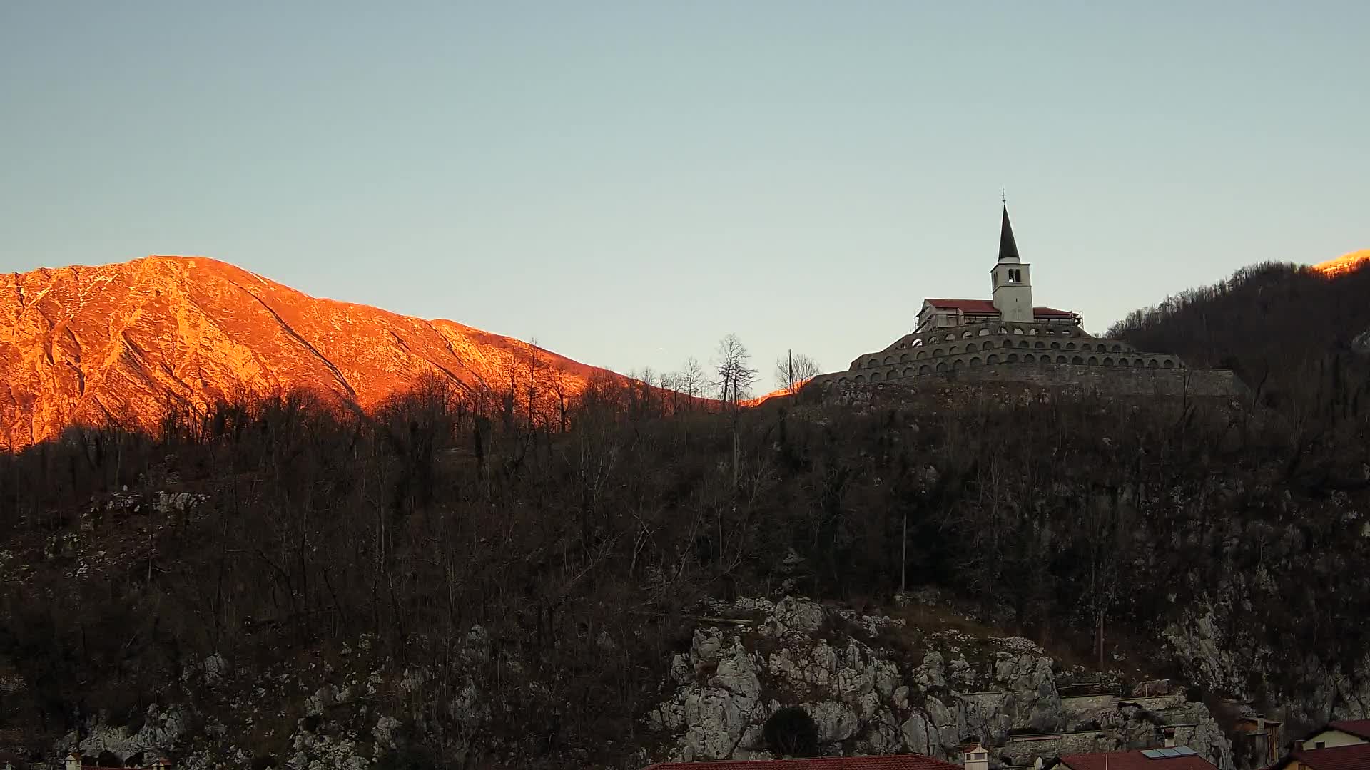 Caporetto webcam – Veduta dell’Ossario della prima guerra mondiale