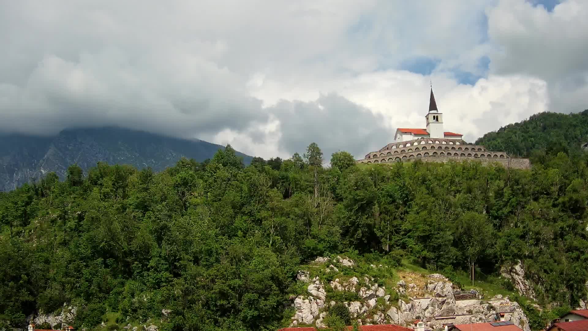 Caporetto webcam – Veduta dell’Ossario della prima guerra mondiale