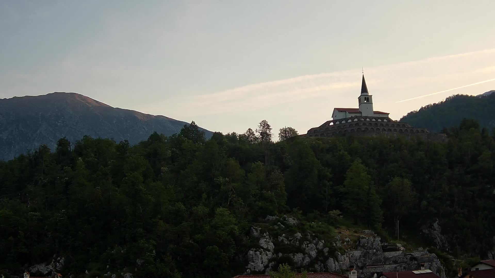 Kobarid-Webcam – Blick auf das Beinhaus aus dem 1. Weltkrieg