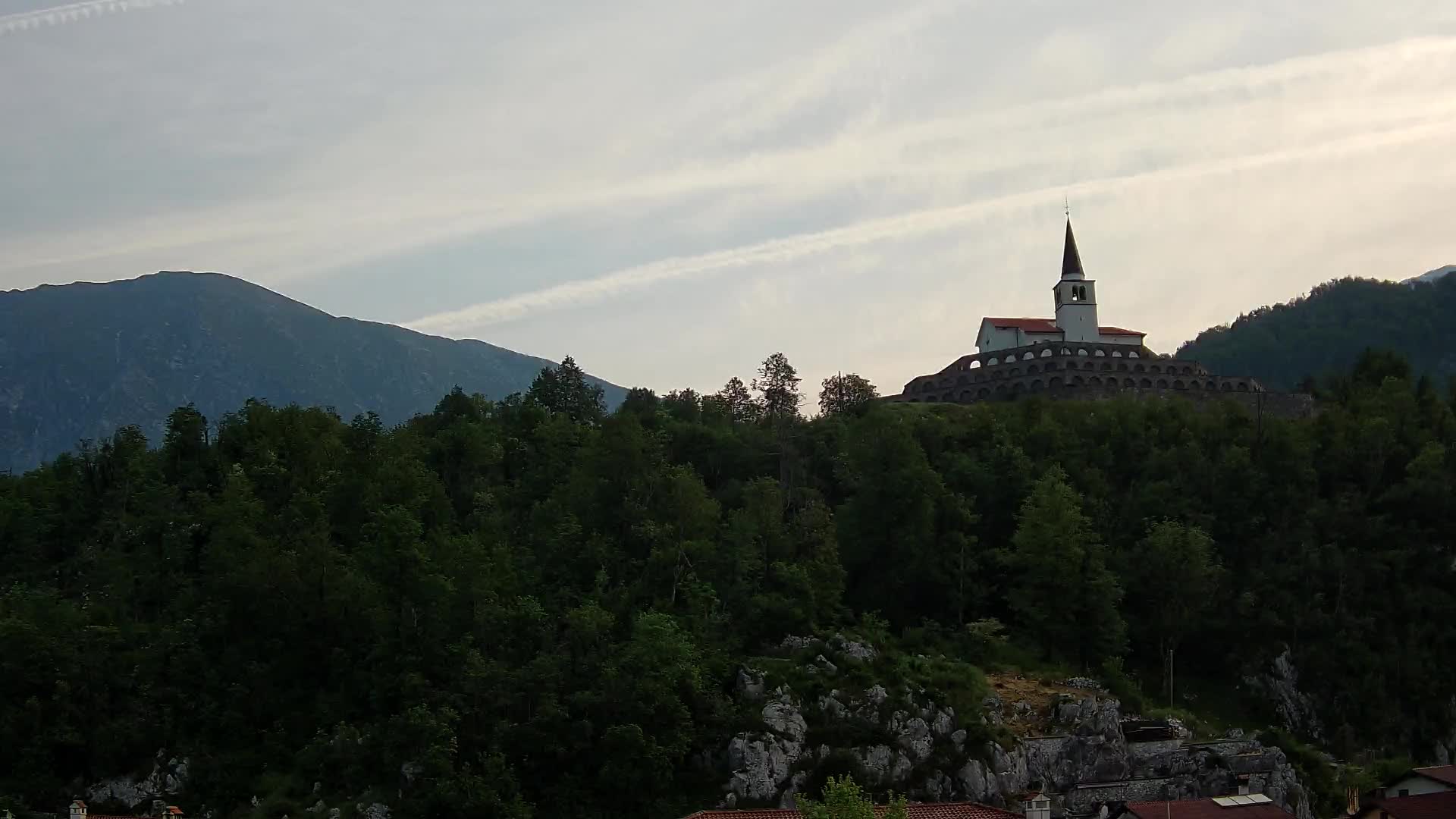 Kobarid-Webcam – Blick auf das Beinhaus aus dem 1. Weltkrieg