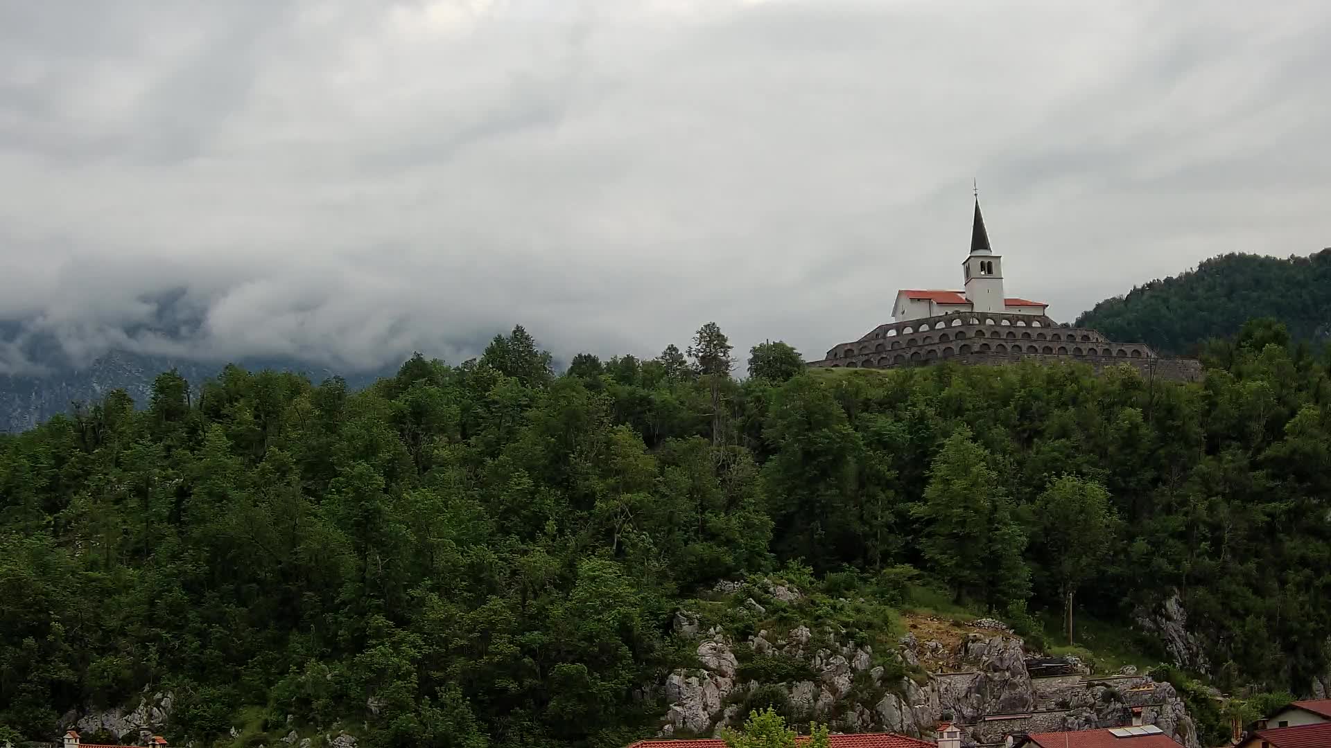 Caporetto webcam – Veduta dell’Ossario della prima guerra mondiale