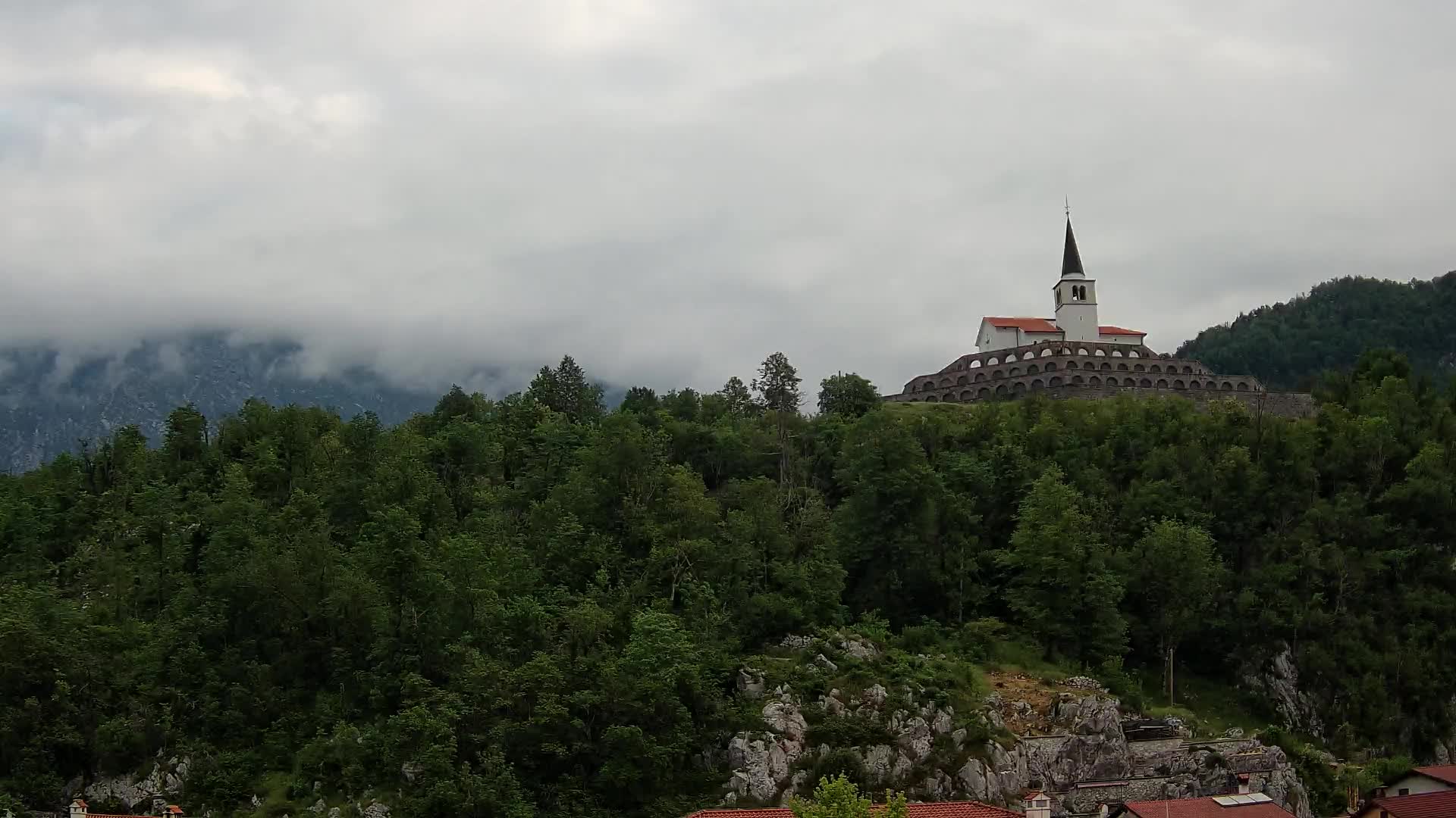 Caporetto webcam – Veduta dell’Ossario della prima guerra mondiale