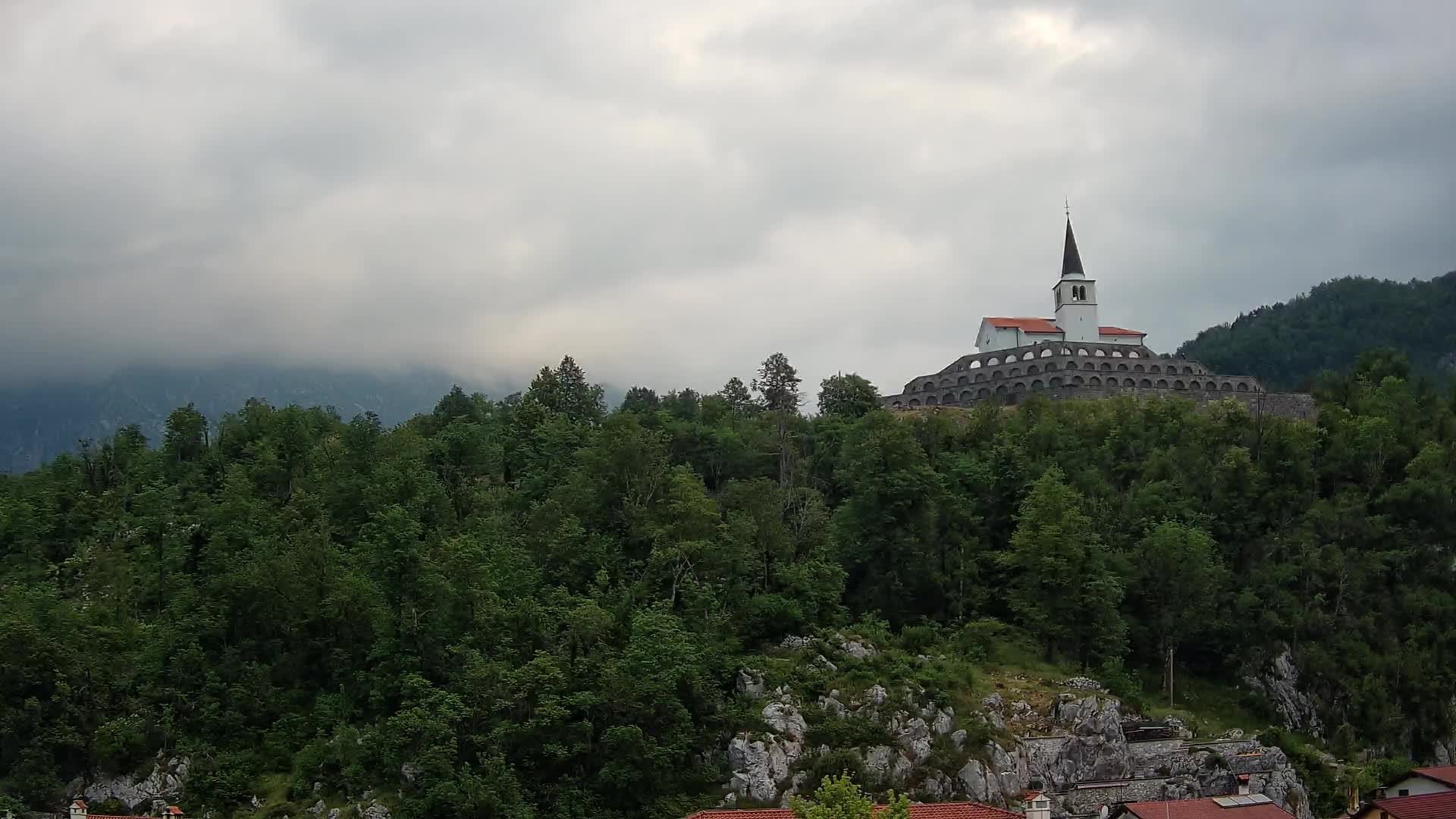 Caporetto webcam – Veduta dell’Ossario della prima guerra mondiale