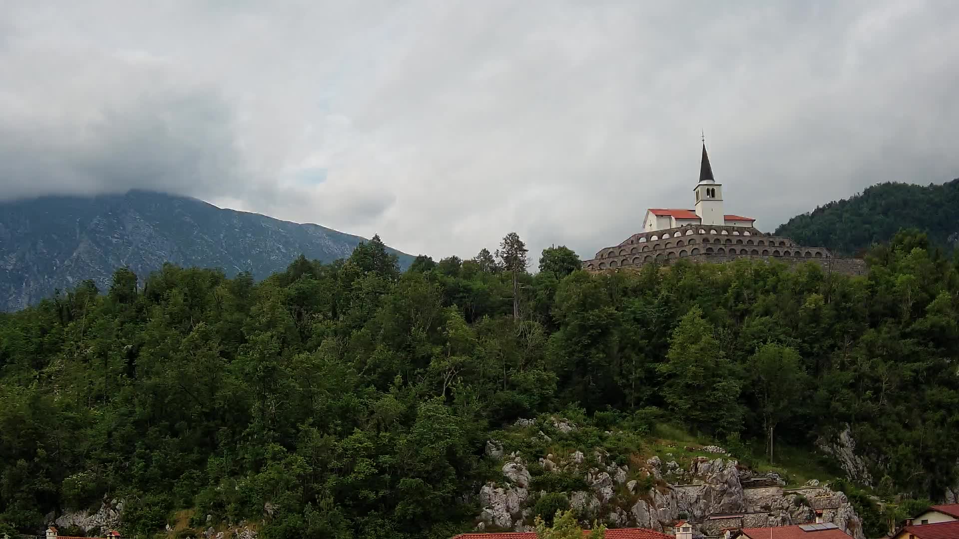 Caporetto webcam – Veduta dell’Ossario della prima guerra mondiale