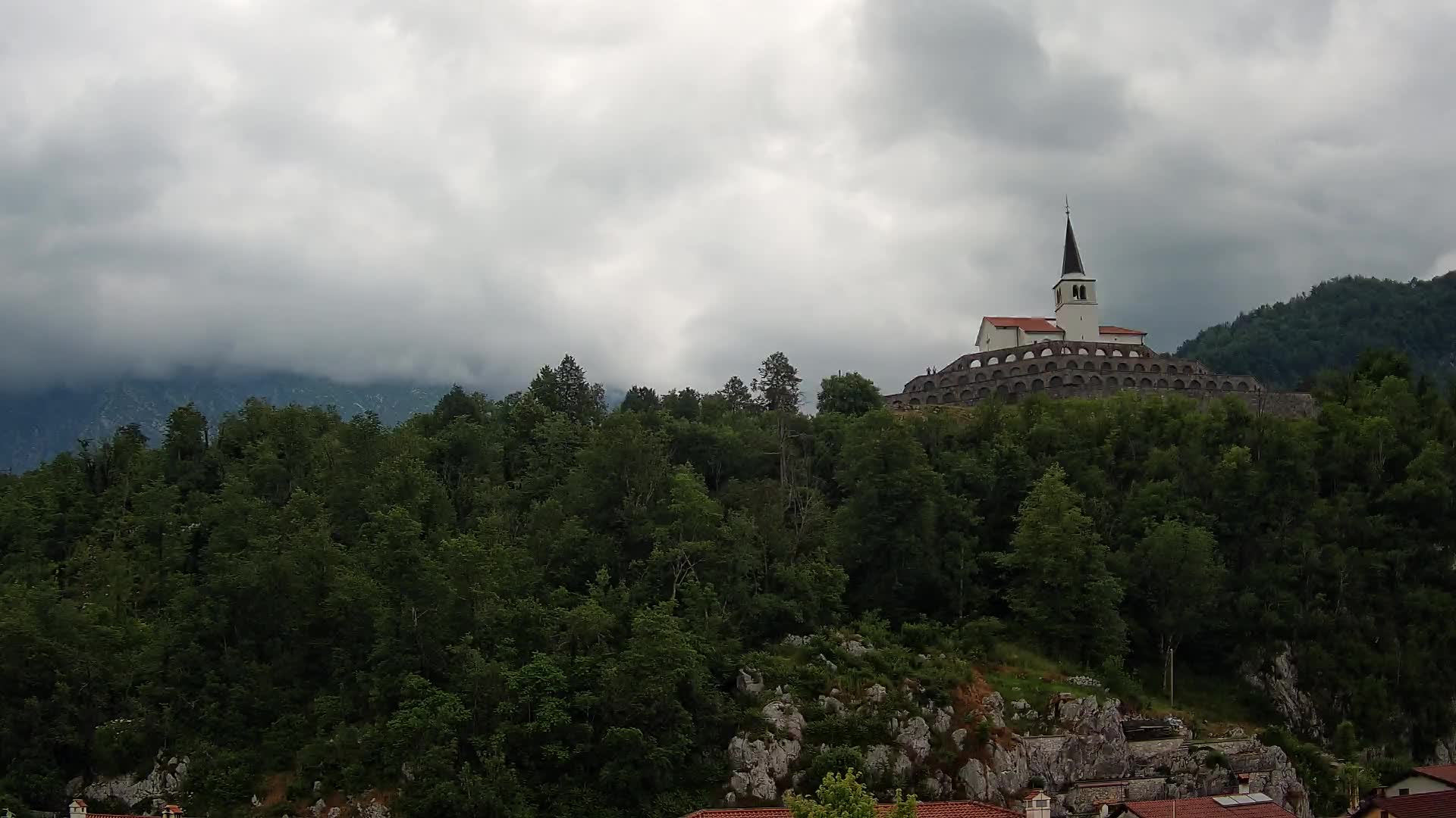 Caporetto webcam – Veduta dell’Ossario della prima guerra mondiale