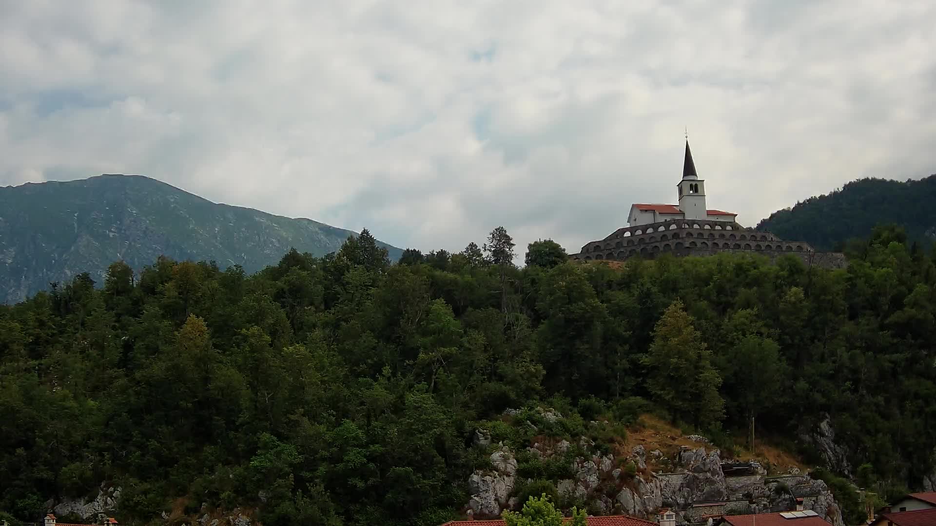 Caporetto webcam – Veduta dell’Ossario della prima guerra mondiale