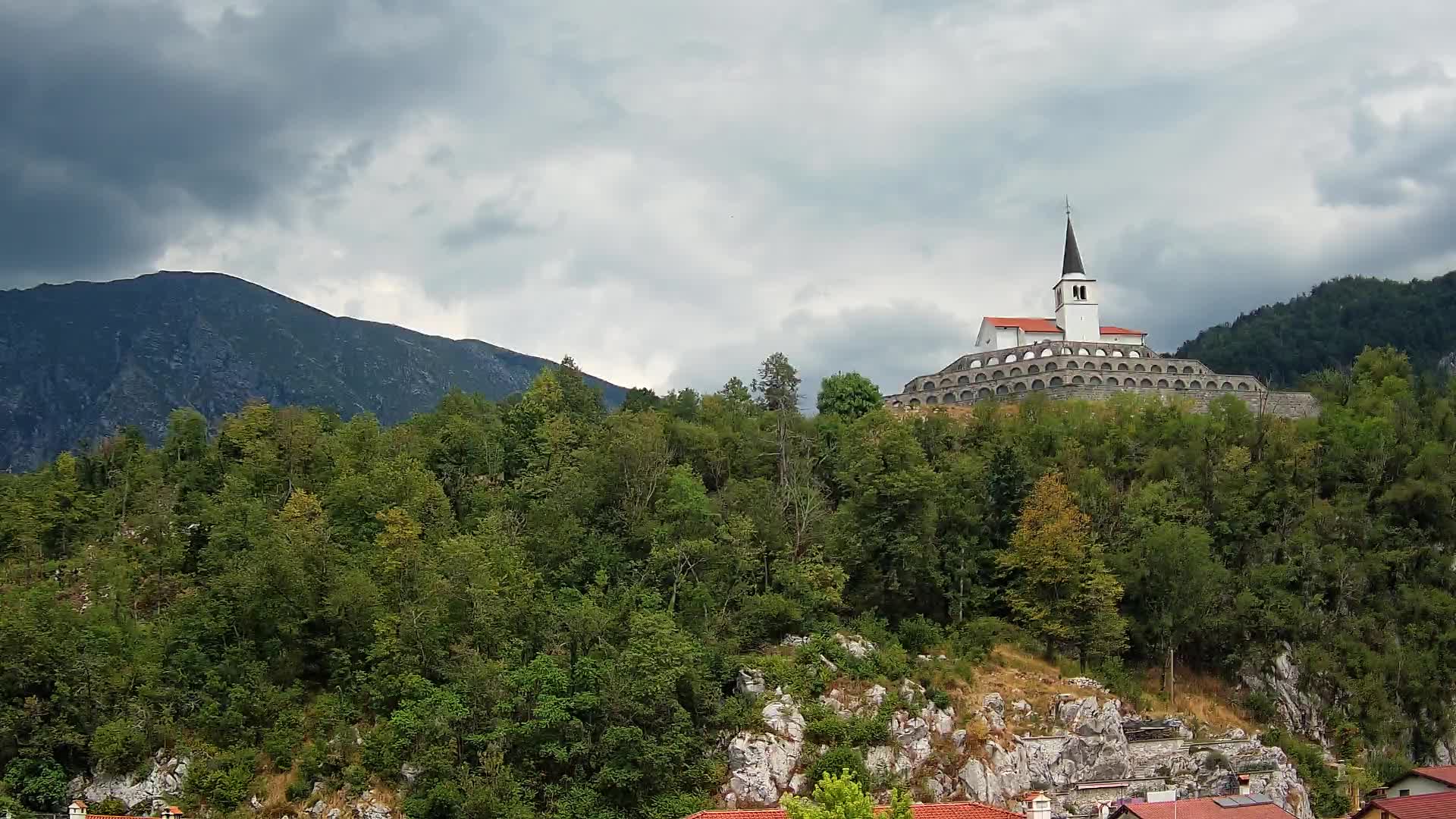 Caporetto webcam – Veduta dell’Ossario della prima guerra mondiale