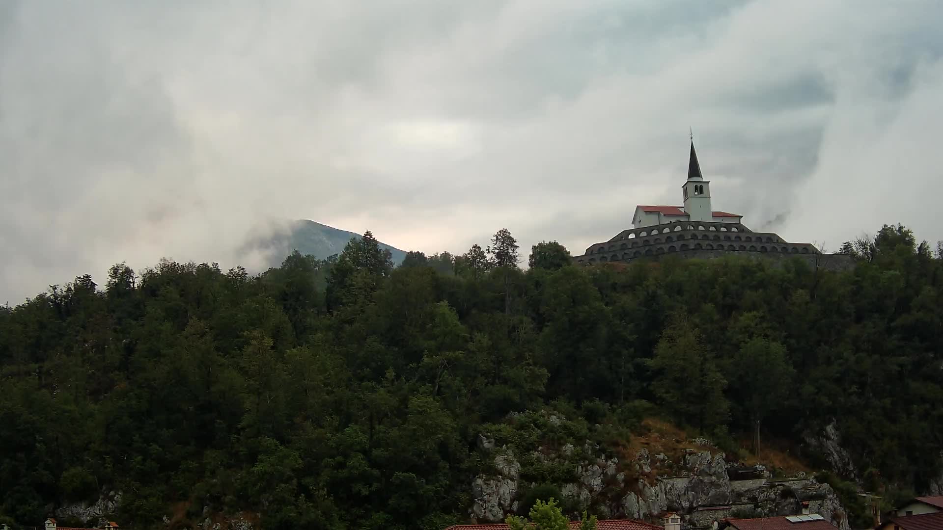 Caporetto webcam – Veduta dell’Ossario della prima guerra mondiale