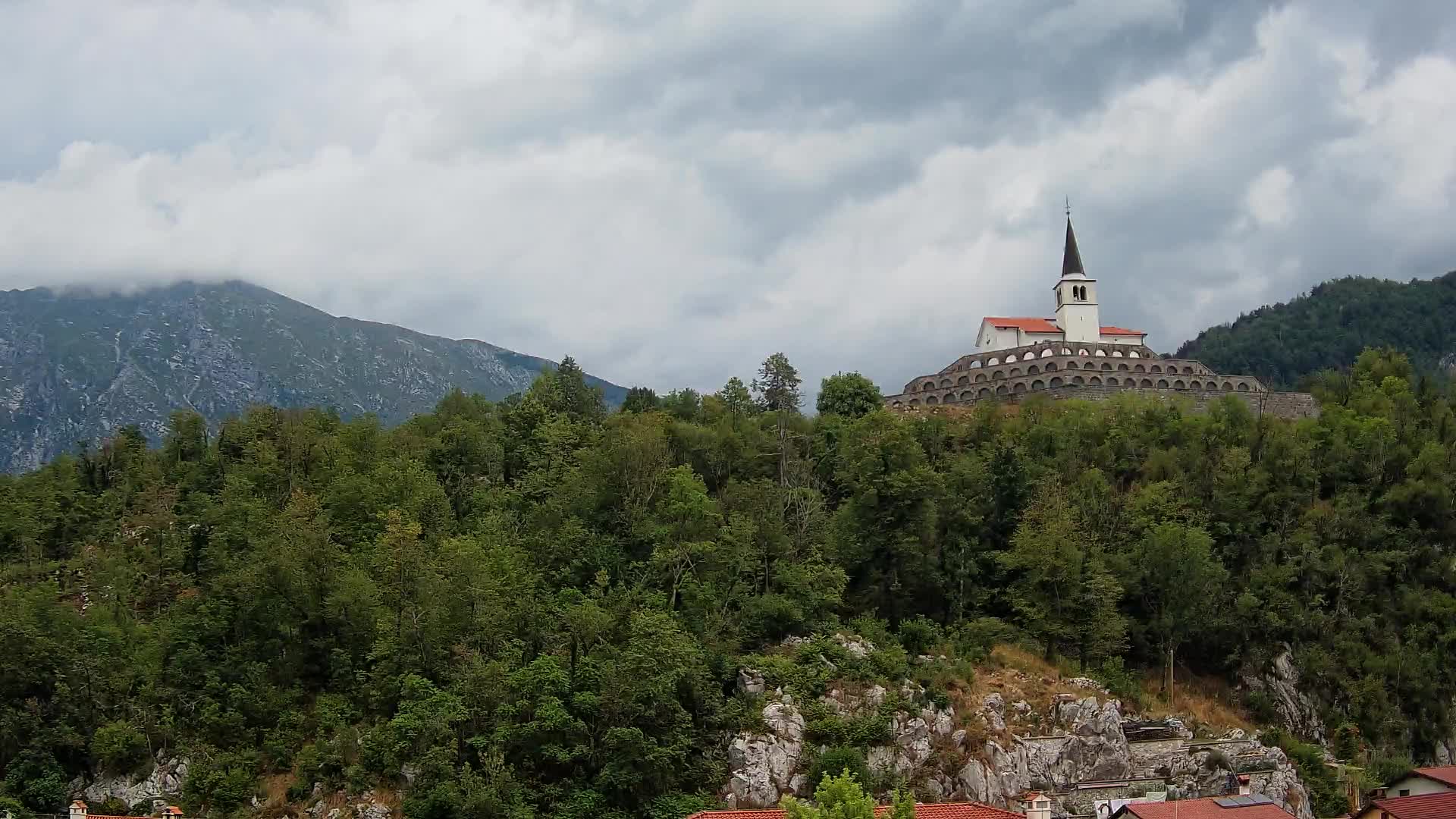 Caporetto webcam – Veduta dell’Ossario della prima guerra mondiale