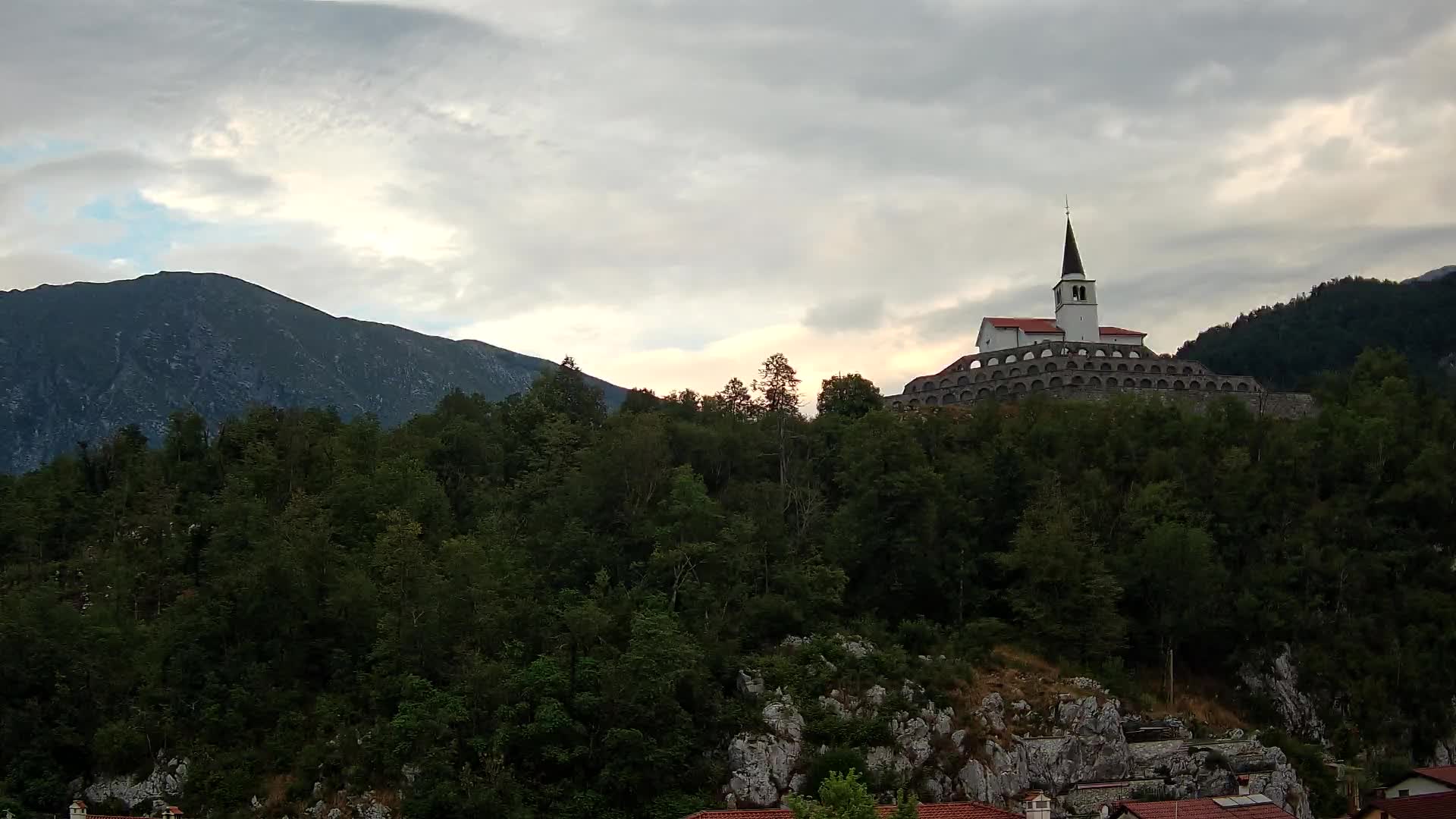 Caporetto webcam – Veduta dell’Ossario della prima guerra mondiale