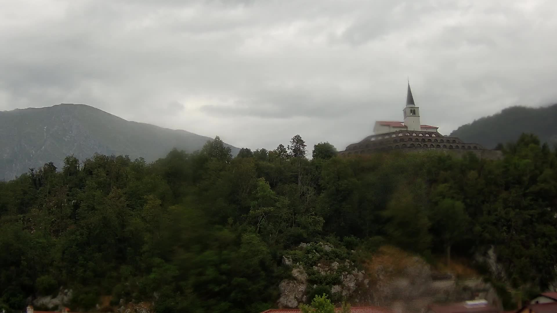 Caporetto webcam – Veduta dell’Ossario della prima guerra mondiale