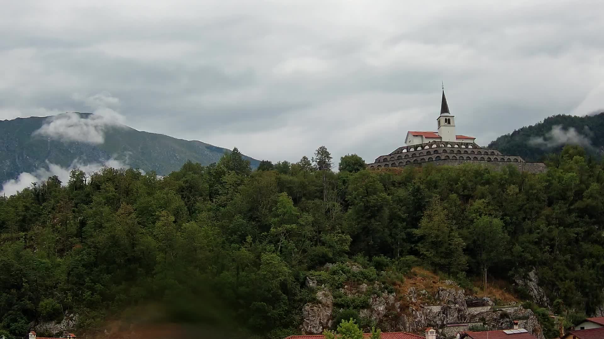 Caporetto webcam – Veduta dell’Ossario della prima guerra mondiale