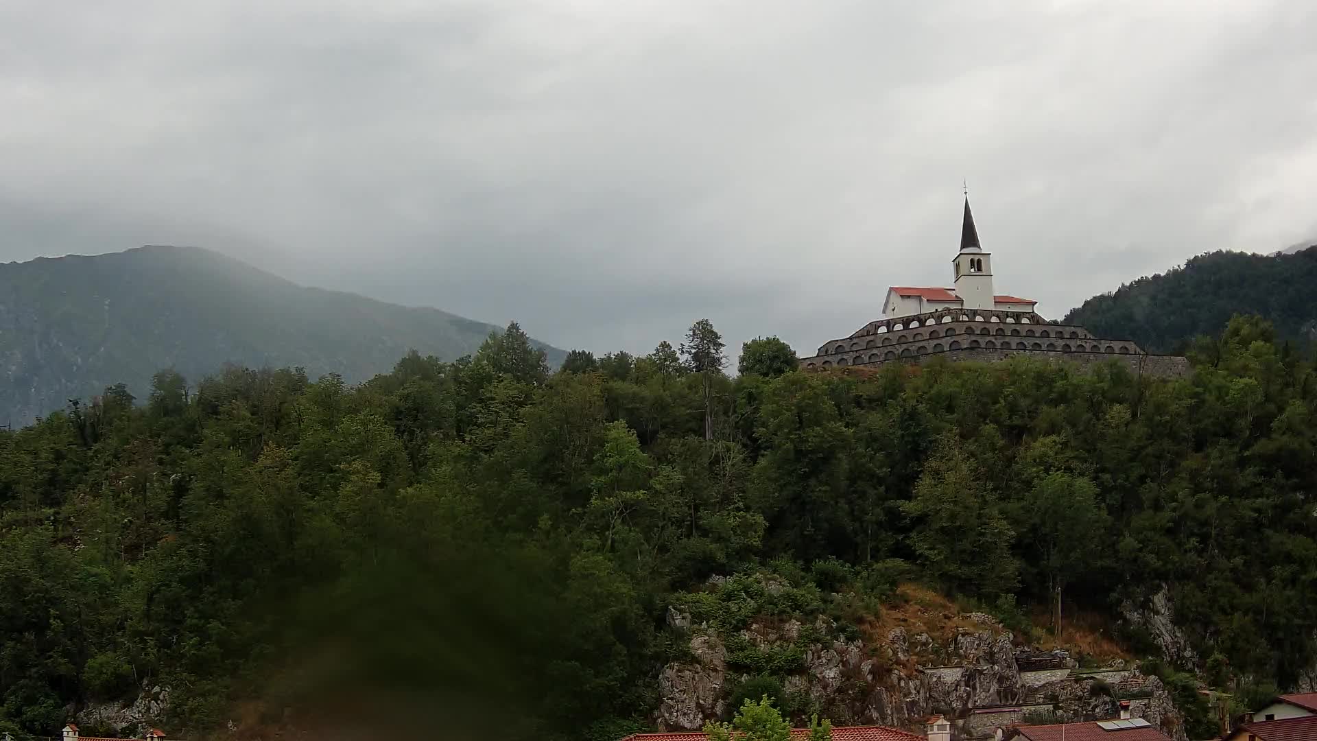 Caporetto webcam – Veduta dell’Ossario della prima guerra mondiale