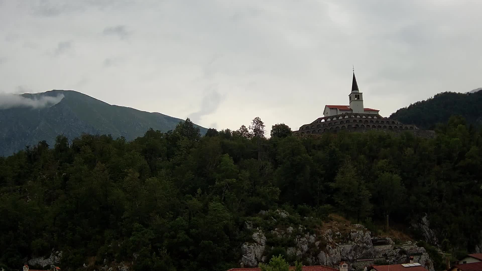 Caporetto webcam – Veduta dell’Ossario della prima guerra mondiale