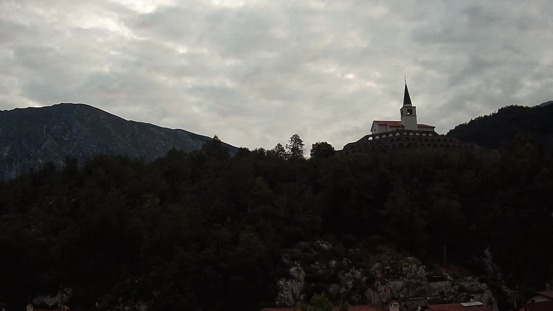 Kobarid-Webcam – Blick auf das Beinhaus aus dem 1. Weltkrieg