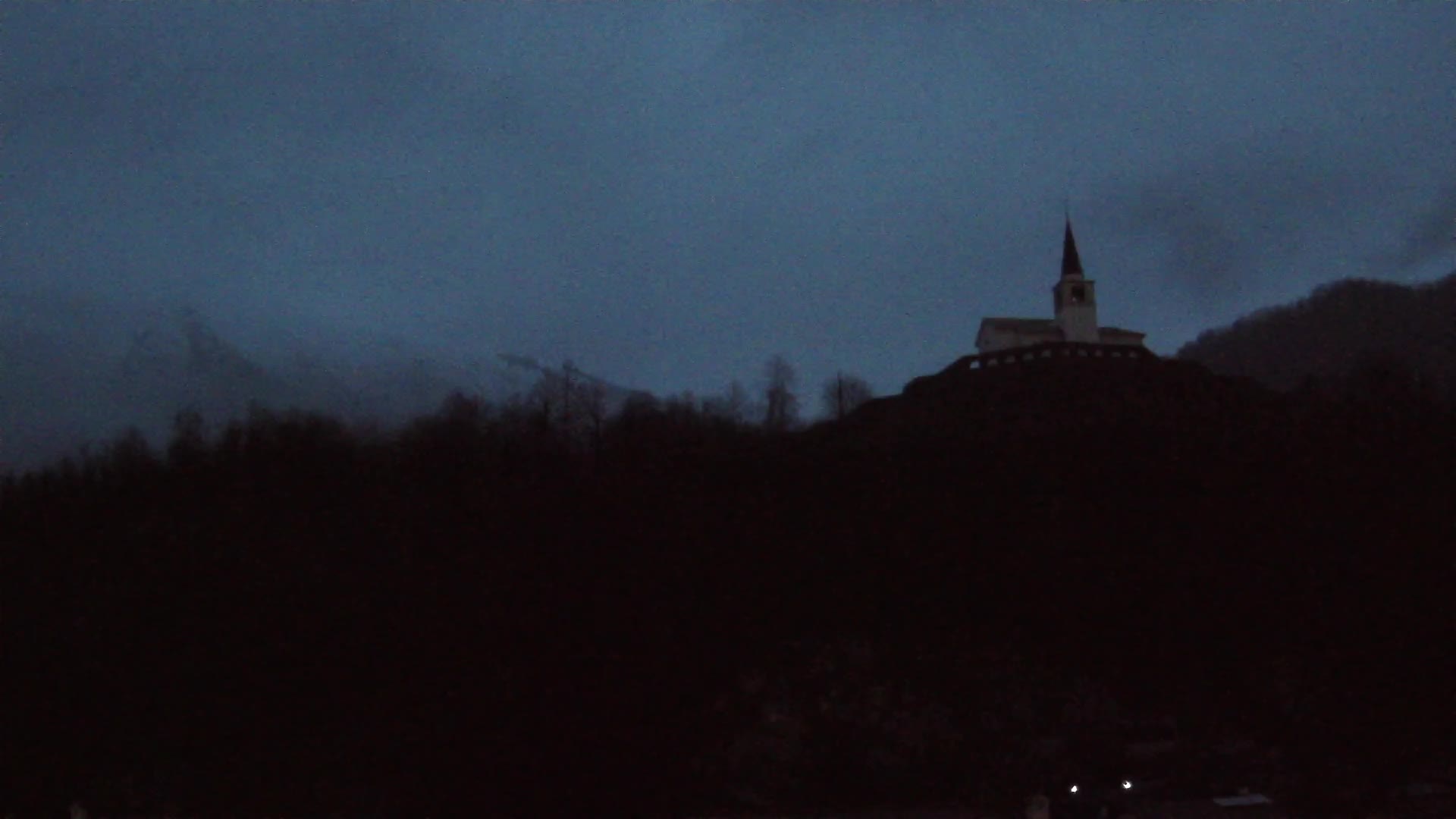 Web kamera Kobarida – Pogled na kosturnicu iz 1. svjetskog rata