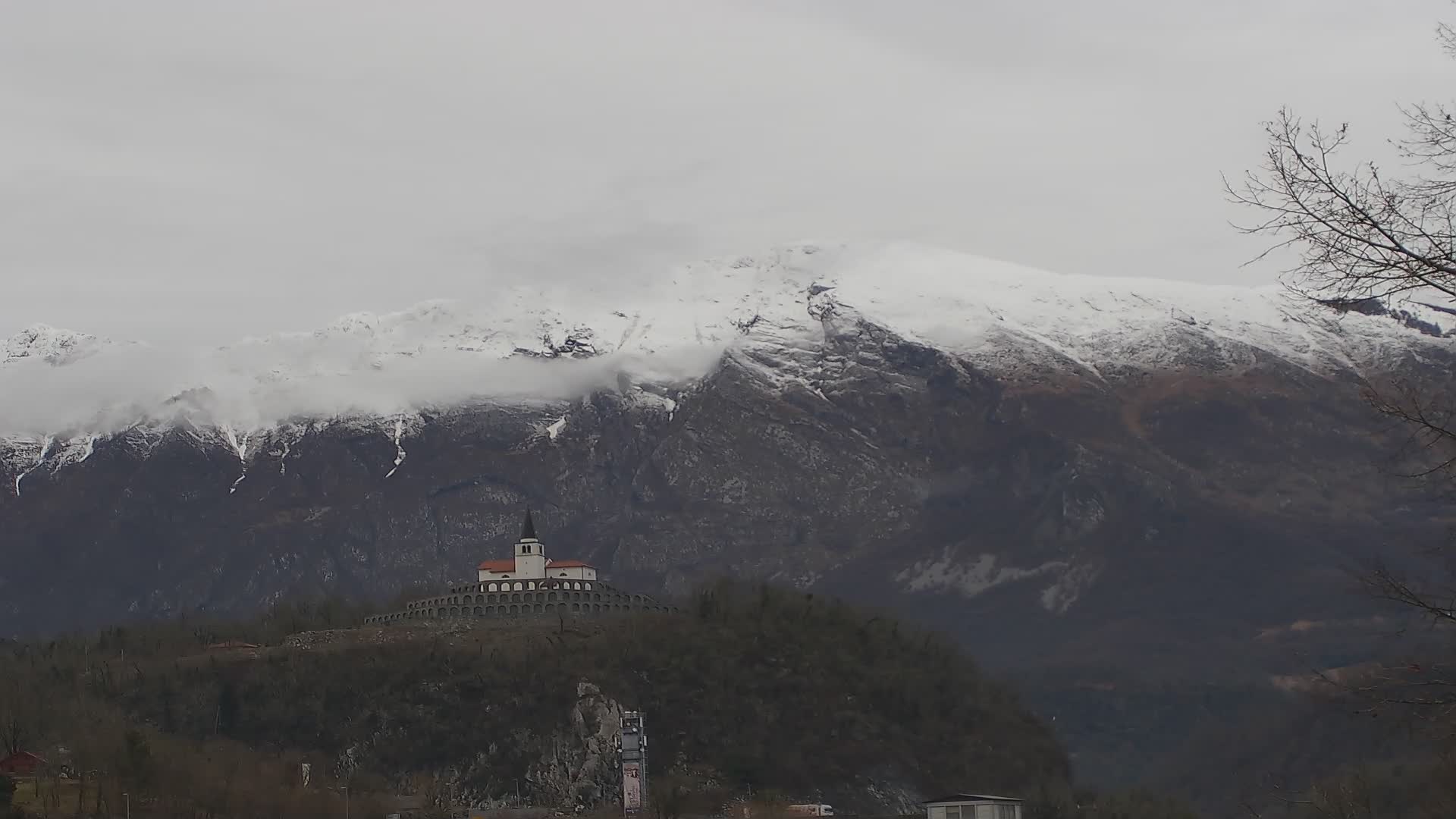 Caporetto webcam – Veduta dell’Ossario della prima guerra mondiale