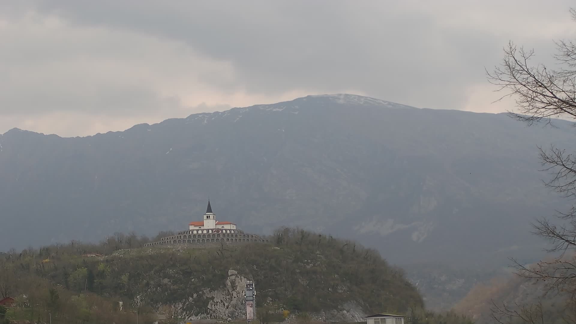 Caporetto webcam – Veduta dell’Ossario della prima guerra mondiale