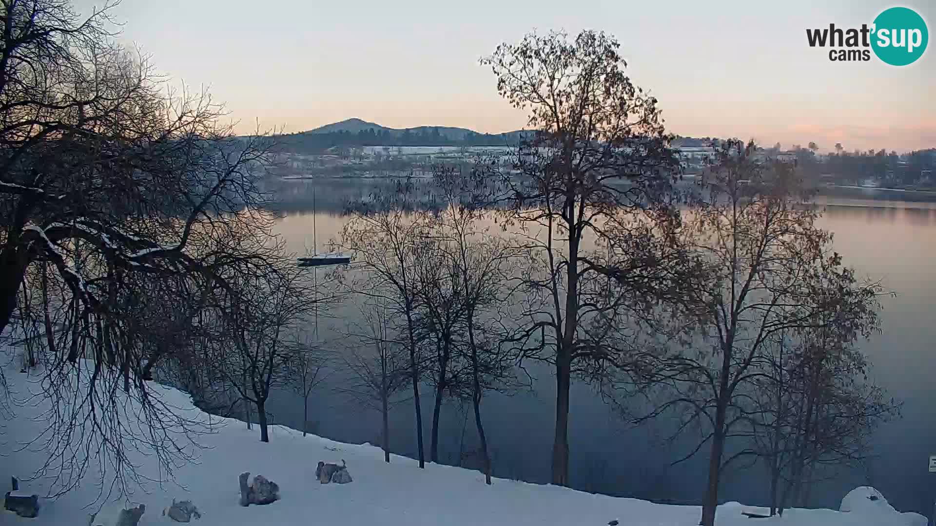 Kamera v živo Kočevsko jezero