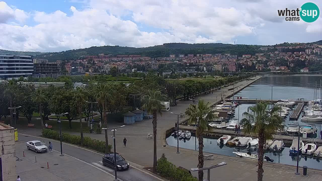 Luka Kopar uživo web kamera – Turistički terminal i teretna luka – Slovenija