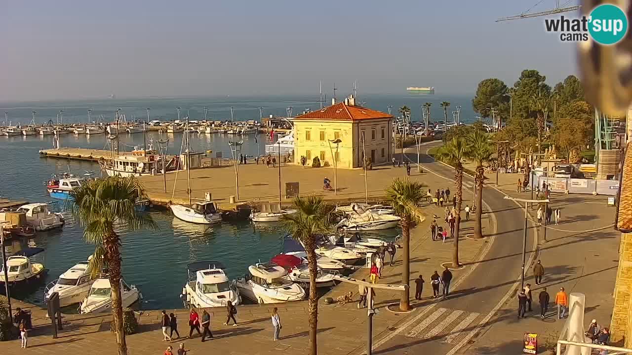 Webcam Koper – Panorama of the marina and promenade from the Grand Hotel Koper