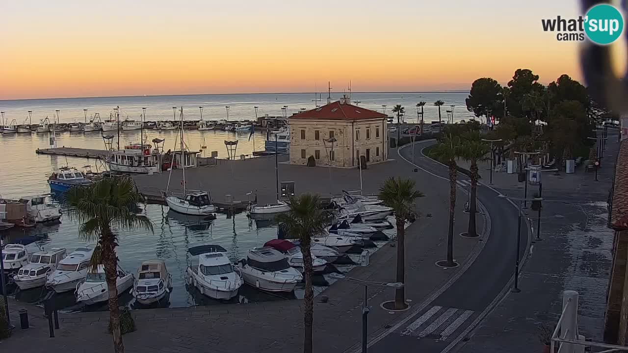 Webcam Koper – Panorama of the marina and promenade from the Grand Hotel Koper