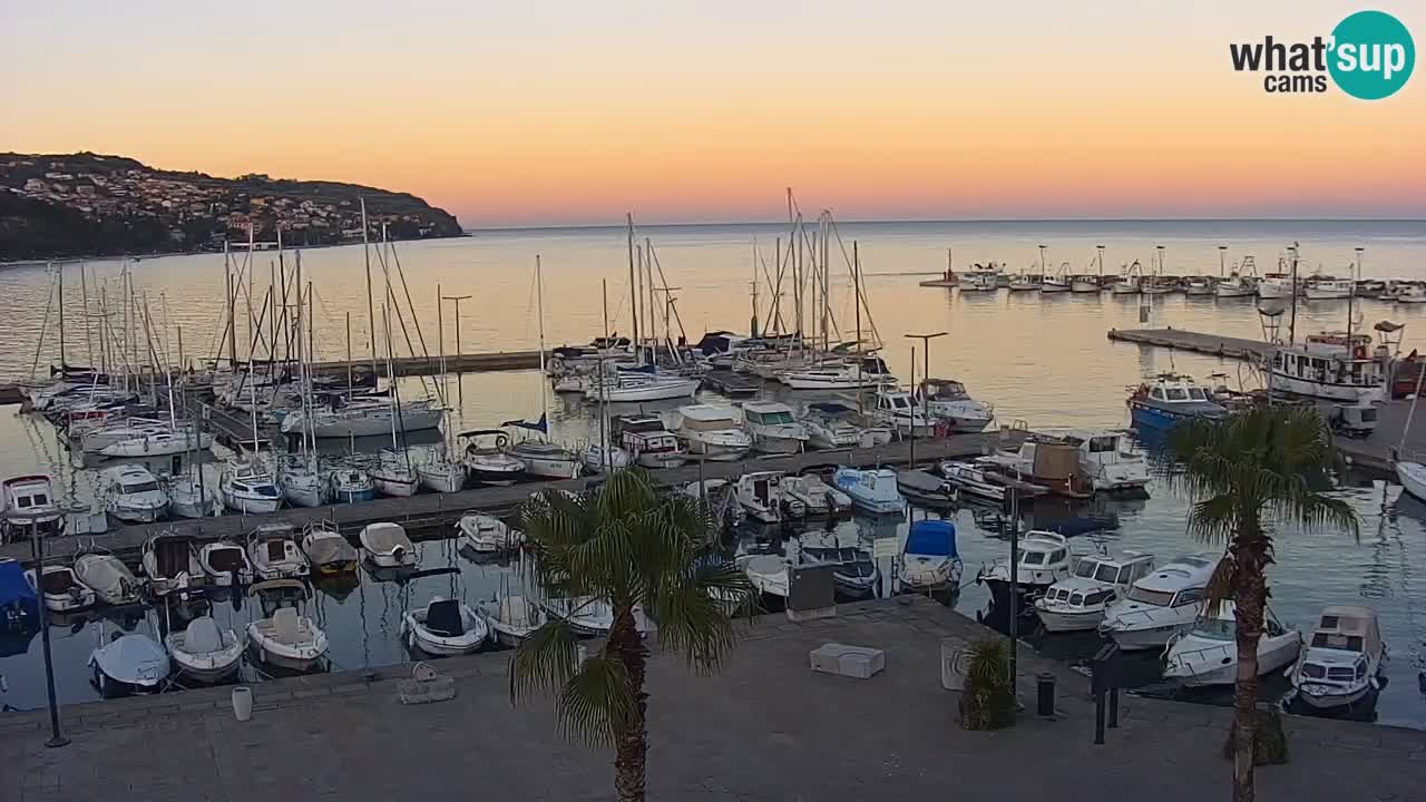 Spletna kamera Koper – Panorama na marino in promenado s Hotela Grand Koper