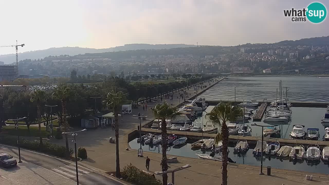 Spletna kamera Koper – Panorama na marino in promenado s Hotela Grand Koper