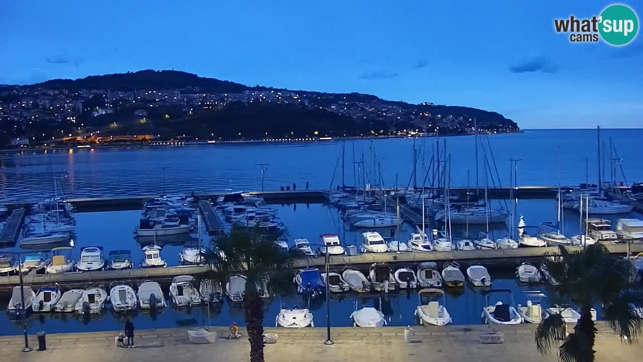 Spletna kamera Koper – Panorama na marino in promenado s Hotela Grand Koper