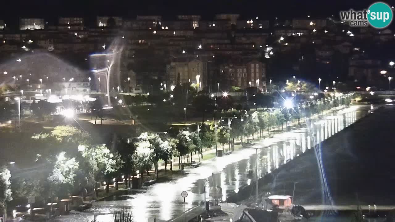 Spletna kamera Luka Koper v živo – Potniški terminal in tovorno pristanišče – Slovenija