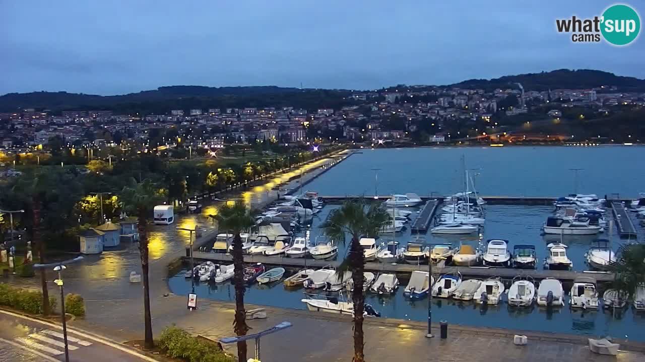 Camera en vivo Koper – puerto deportivo y paseo marítimo desde el Hotel Grand Koper