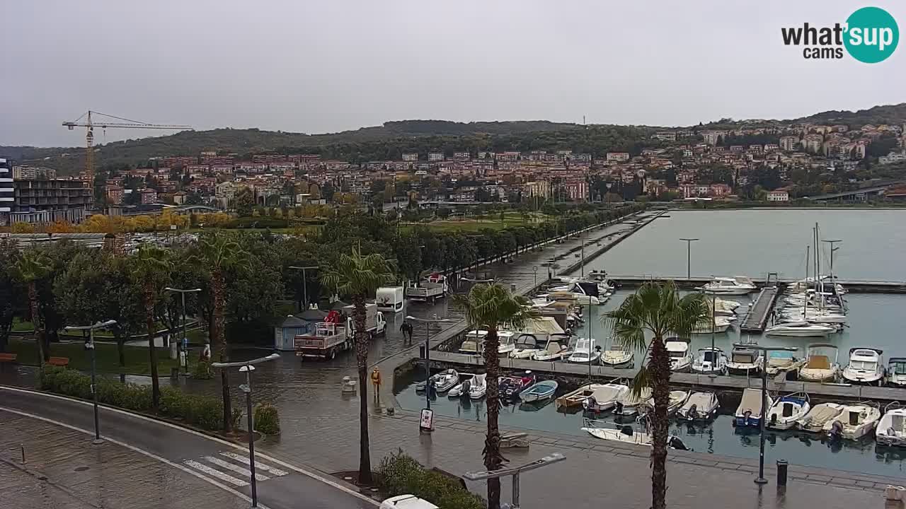 Webcam Koper – Panorama des Jachthafens und der Promenade vom Hotel Grand Koper