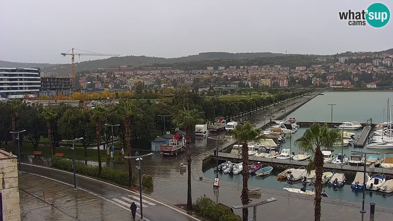 Spletna kamera Koper – Panorama na marino in promenado s Hotela Grand Koper