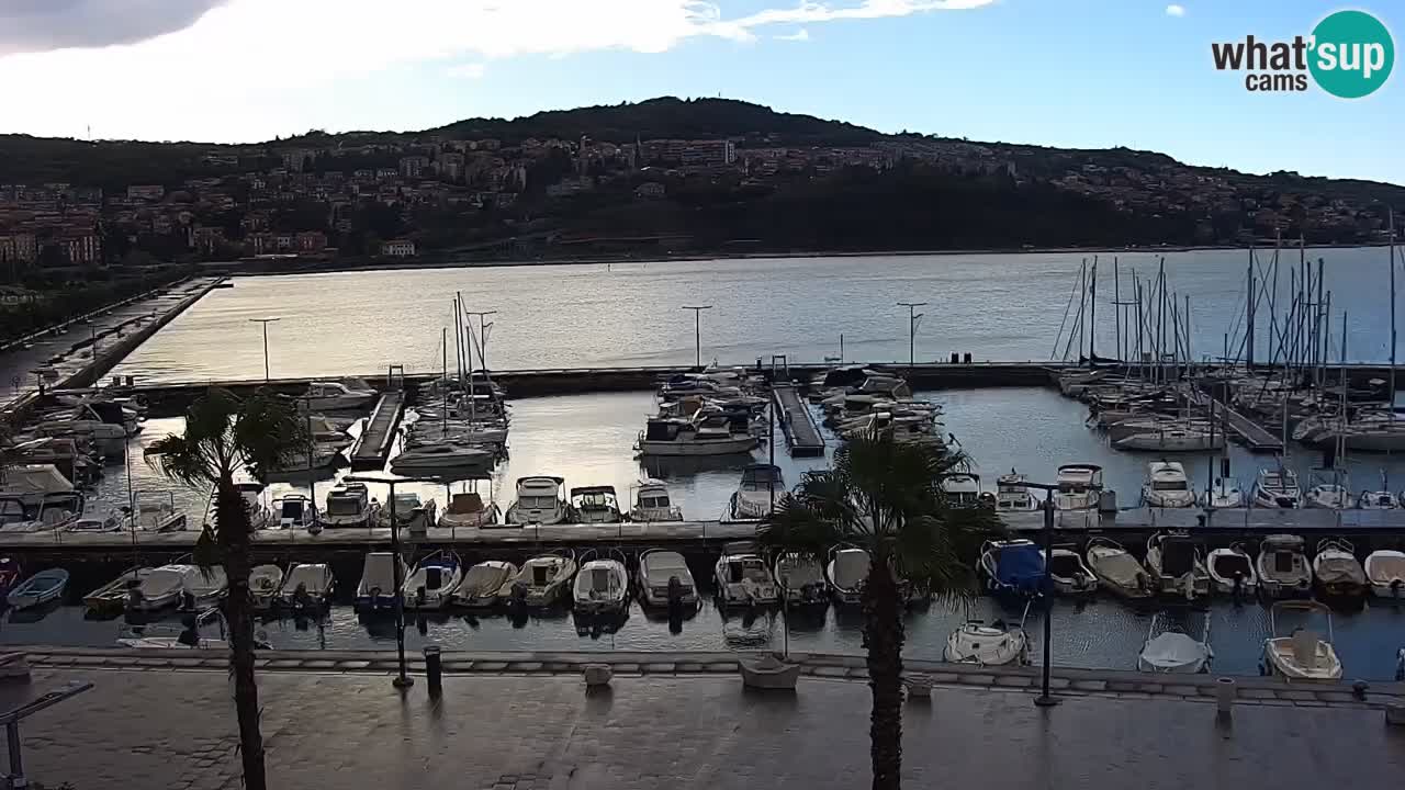 Spletna kamera Koper – Panorama na marino in promenado s Hotela Grand Koper