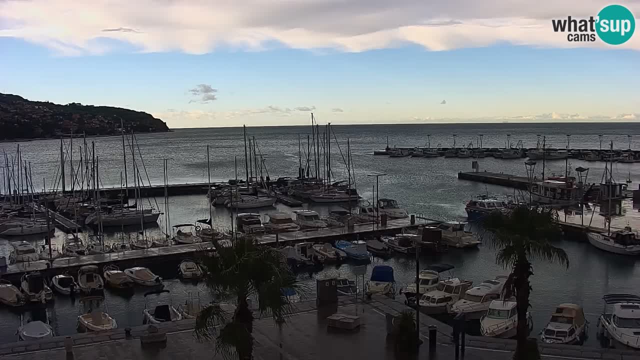 Webcam Koper – Panorama des Jachthafens und der Promenade vom Hotel Grand Koper