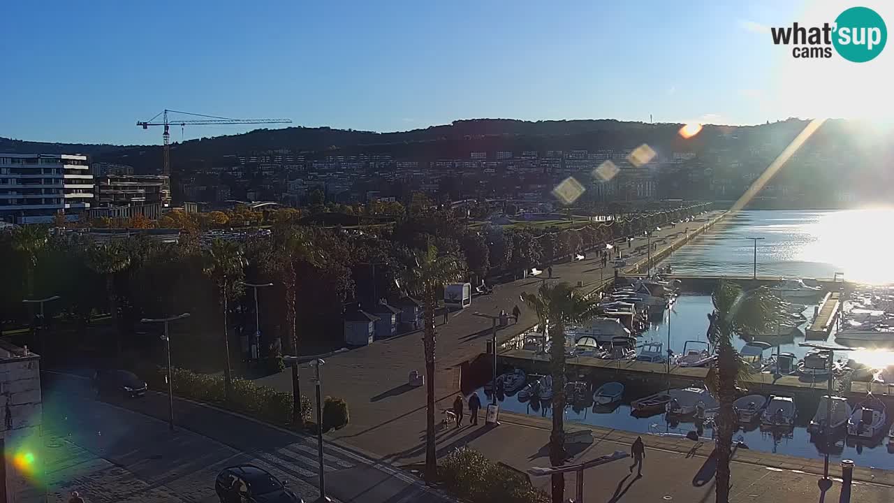 Camera en vivo Koper – puerto deportivo y paseo marítimo desde el Hotel Grand Koper