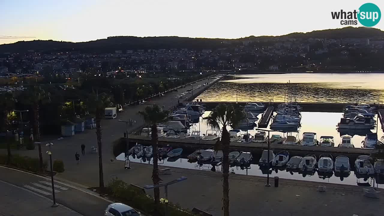 Camera en vivo Koper – puerto deportivo y paseo marítimo desde el Hotel Grand Koper