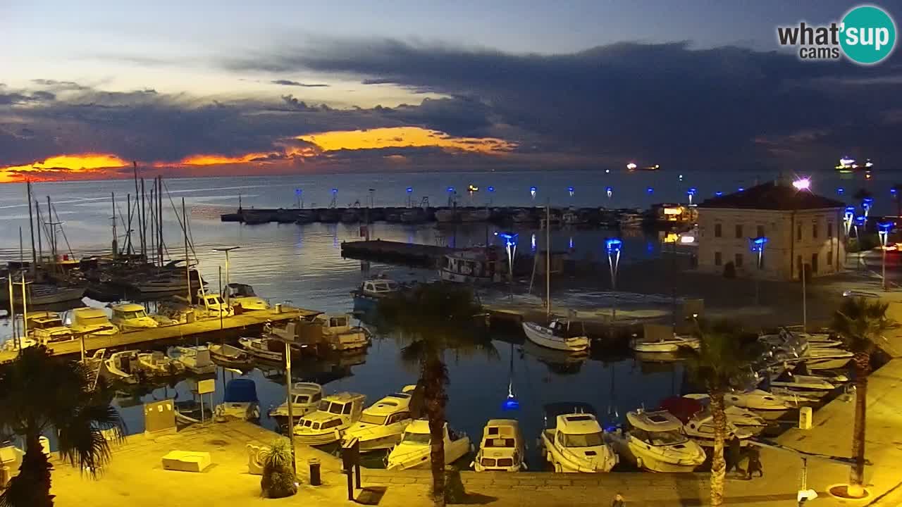 Spletna kamera Koper – Panorama na marino in promenado s Hotela Grand Koper