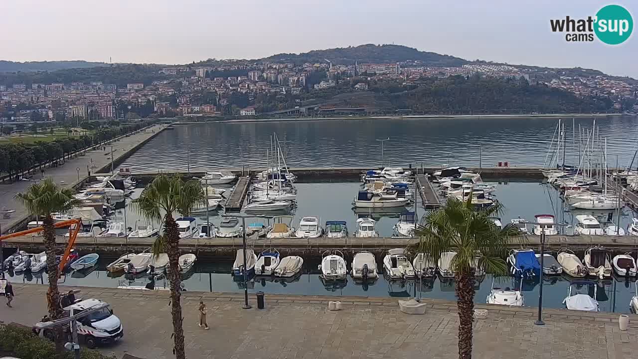 Webcam Koper – Panorama des Jachthafens und der Promenade vom Hotel Grand Koper