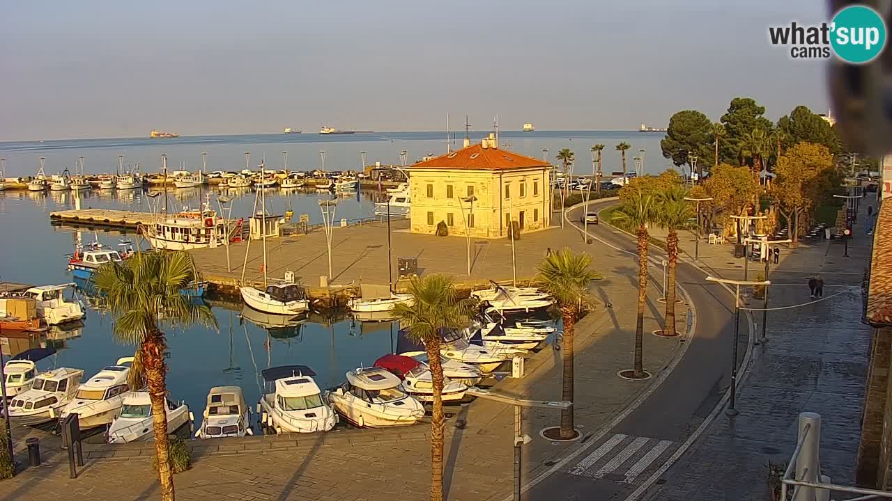 Camera en vivo Koper – puerto deportivo y paseo marítimo desde el Hotel Grand Koper