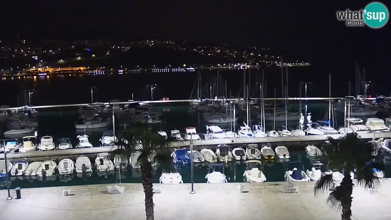 Webcam Koper – Panorama des Jachthafens und der Promenade vom Hotel Grand Koper