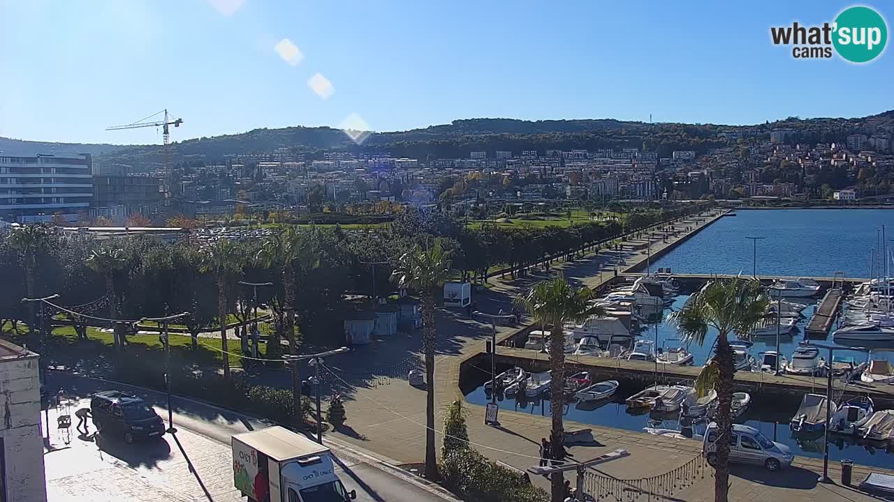 Webcam Koper – Panorama des Jachthafens und der Promenade vom Hotel Grand Koper