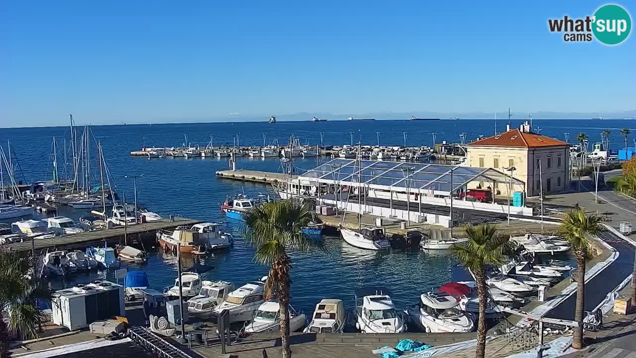 Webcam Koper – Panorama des Jachthafens und der Promenade vom Hotel Grand Koper