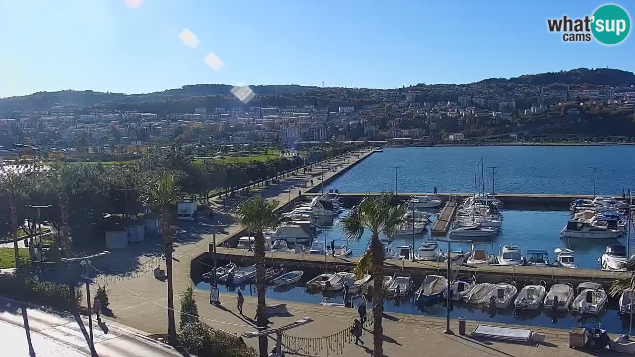 Webcam Koper – Panorama des Jachthafens und der Promenade vom Hotel Grand Koper