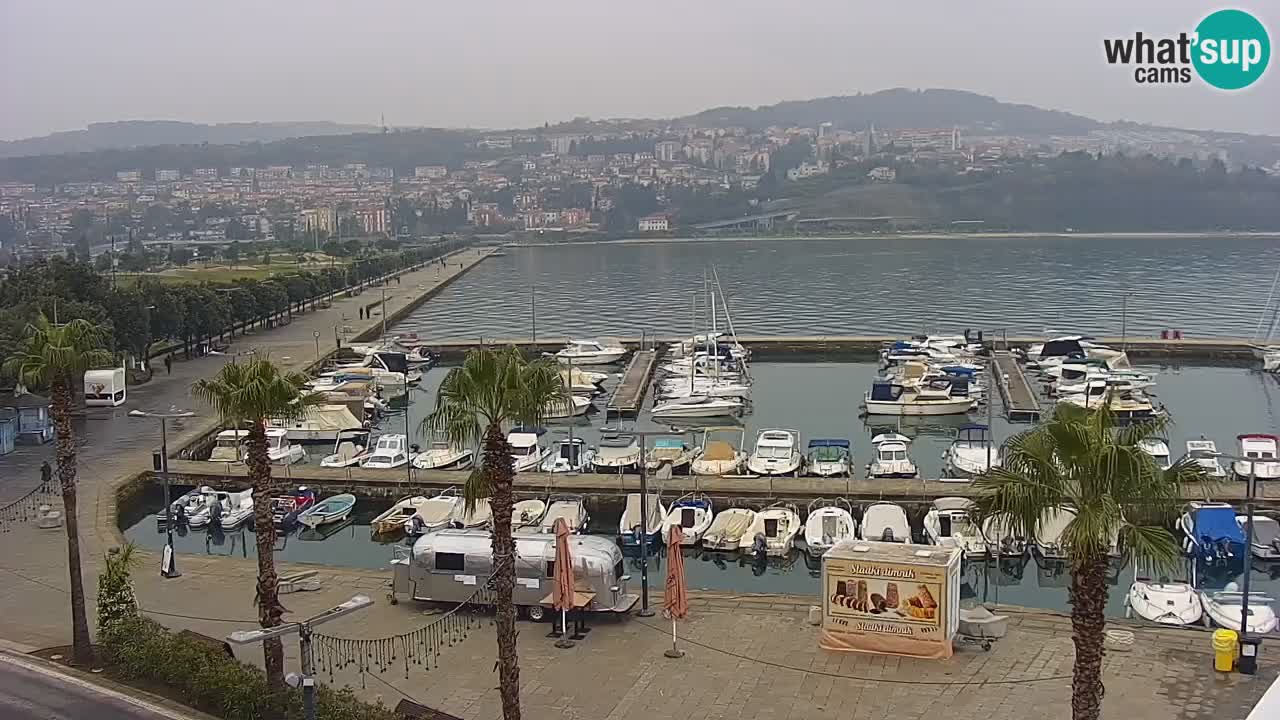 Spletna kamera Koper – Panorama na marino in promenado s Hotela Grand Koper