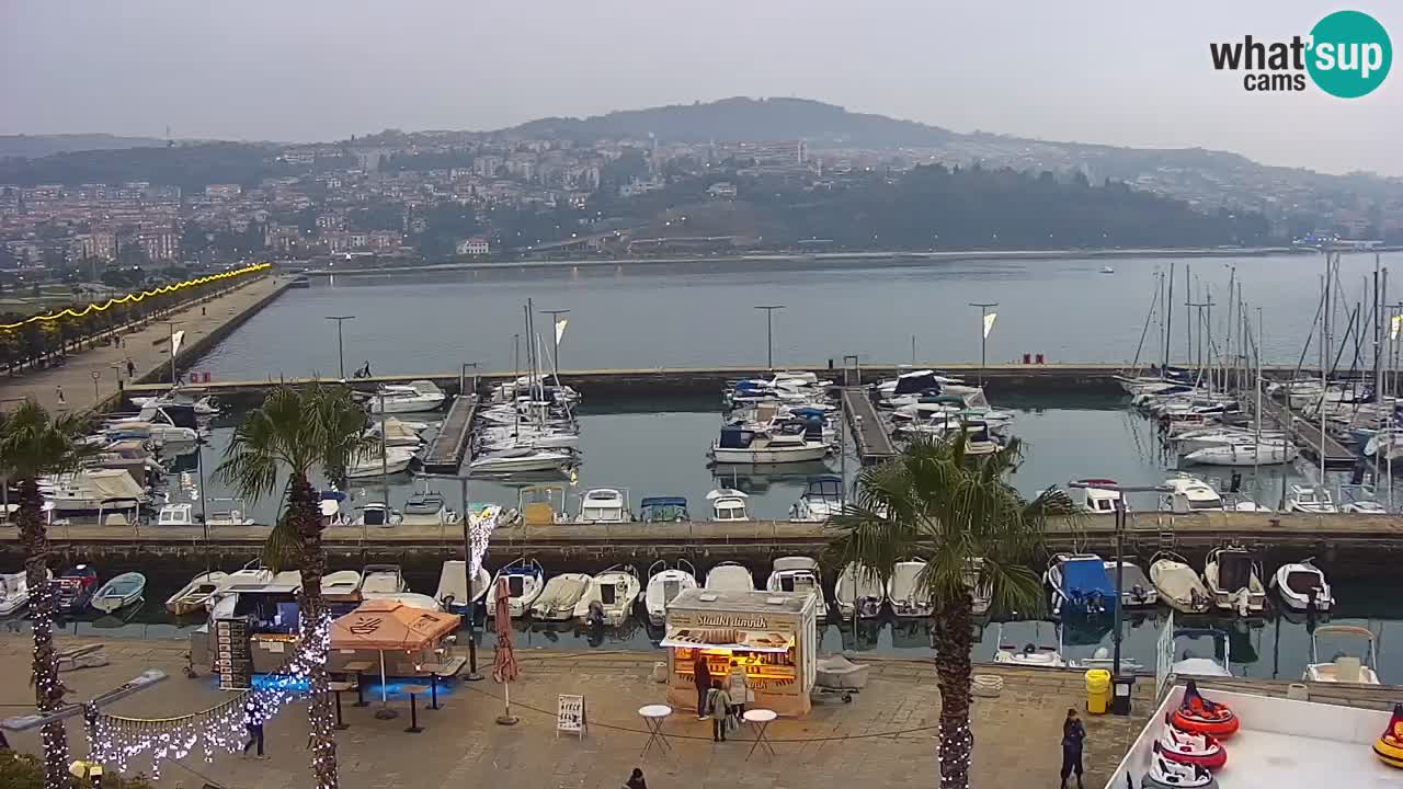 Camera en vivo Koper – puerto deportivo y paseo marítimo desde el Hotel Grand Koper